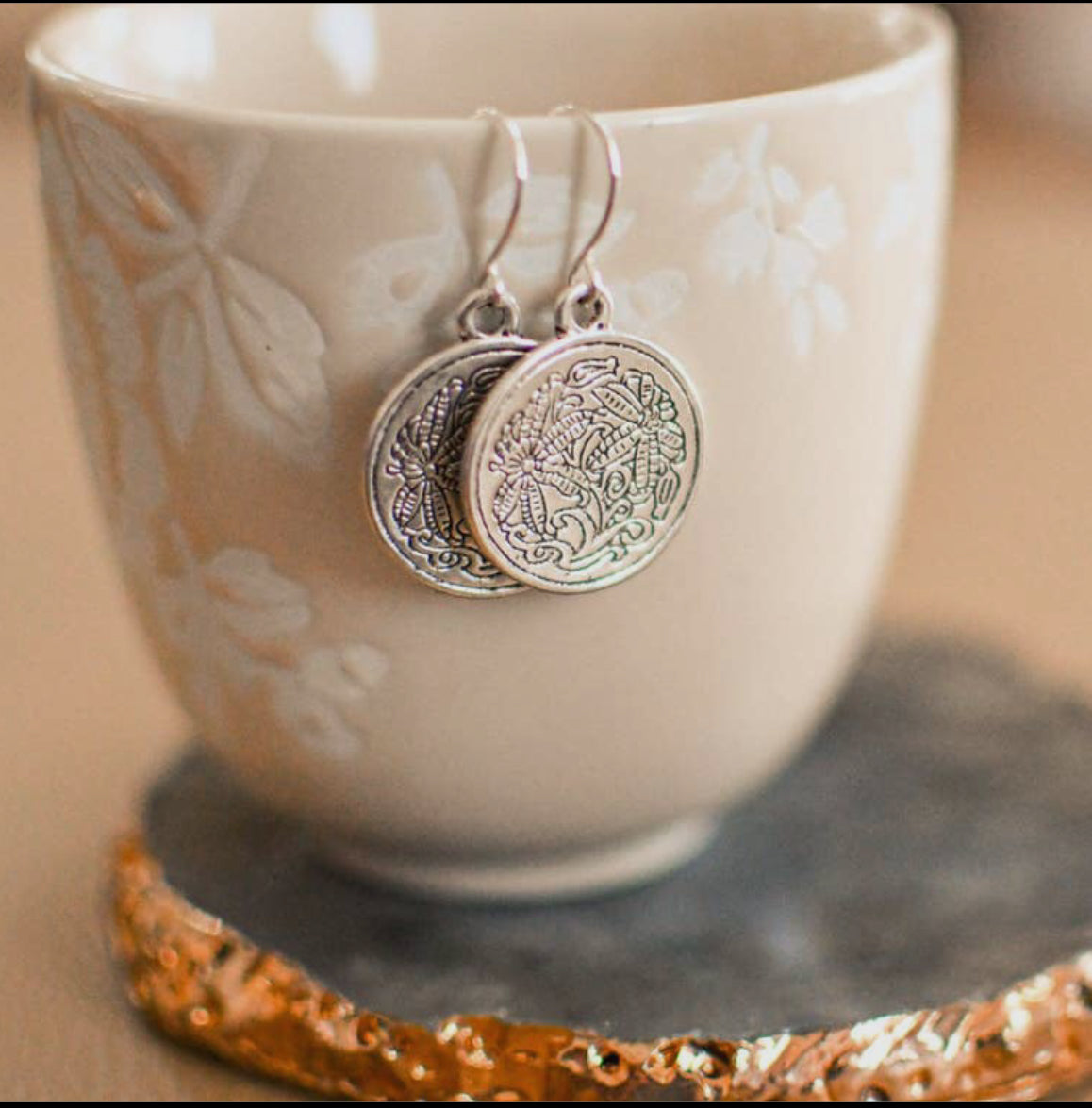 Vintage Look Retro Flower Earrings