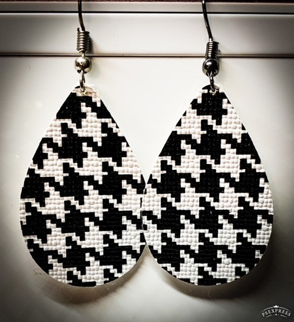 Houndstooth Small.jpg